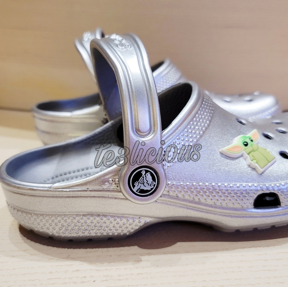DISNEY PARKS THE CHILD BABY YODA MANDO CROCS - Picture 5 of 6